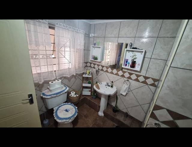 2 BEDROOM APARTMENT FOR SALE IN VAALPARK